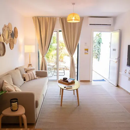 Romi's Vacation Townhouse * パ フォス