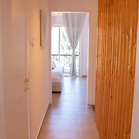 Romi's Vacation Townhouse * Πάφος