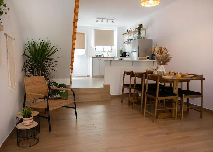 Romi's Vacation Townhouse 別荘