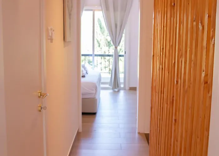 Romi's Vacation Townhouse * パ フォス